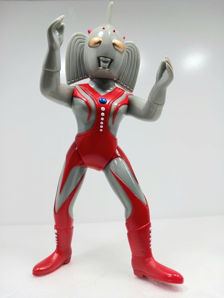 B-CLUB Bullmark Ultraman Ultraman's Mother Soft Vinyl Figure 20cm From Japan