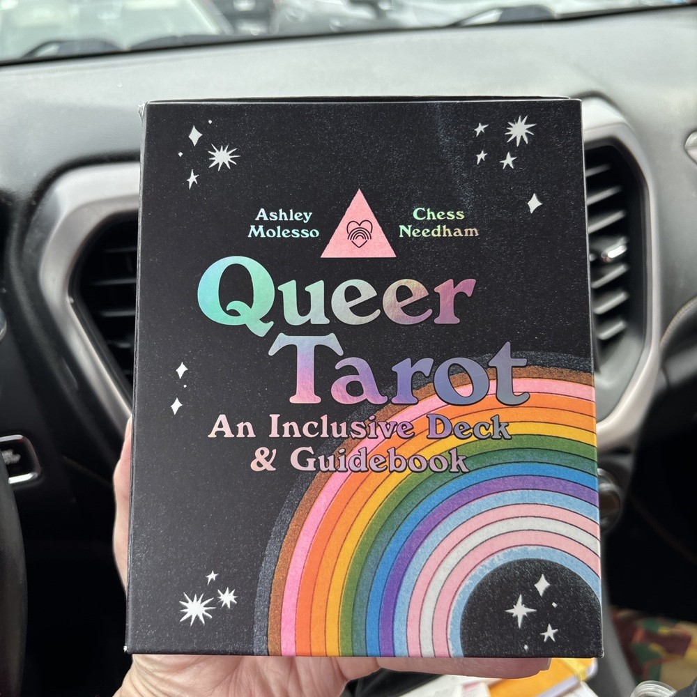 Queer Tarot: An Inclusive Deck and Guidebook (RP Studio) - Molesso, Ashley
