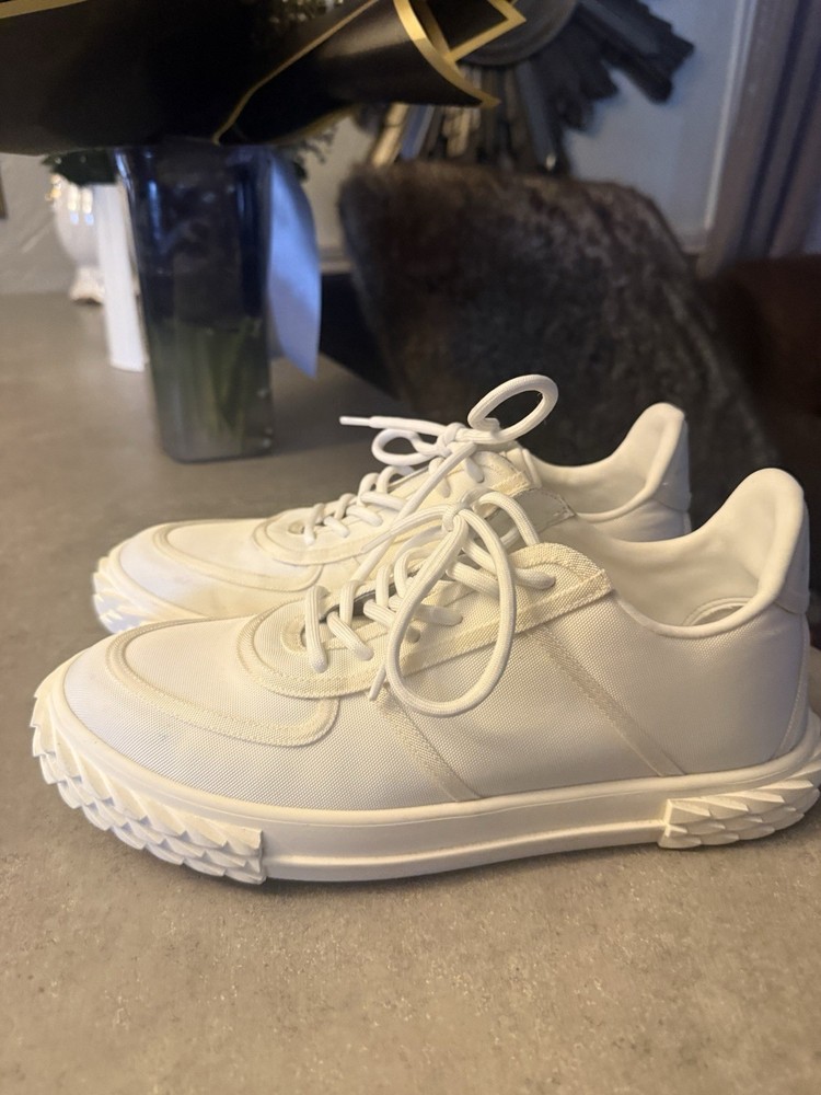 Giuseppe Zanotti White Men's Low Top Lace Up Athletic Sneakers