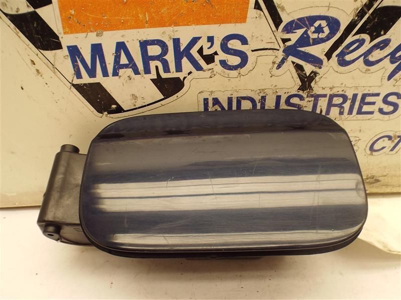 745LI     2004 Fuel Filler Door 170114