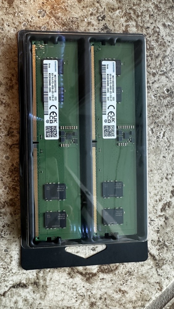 (UNTESTED) Samsung 16GB 2x8GB DDR5 4800MHz PC5-38400 UDIMM M323R1GB4BB0-CQK0L