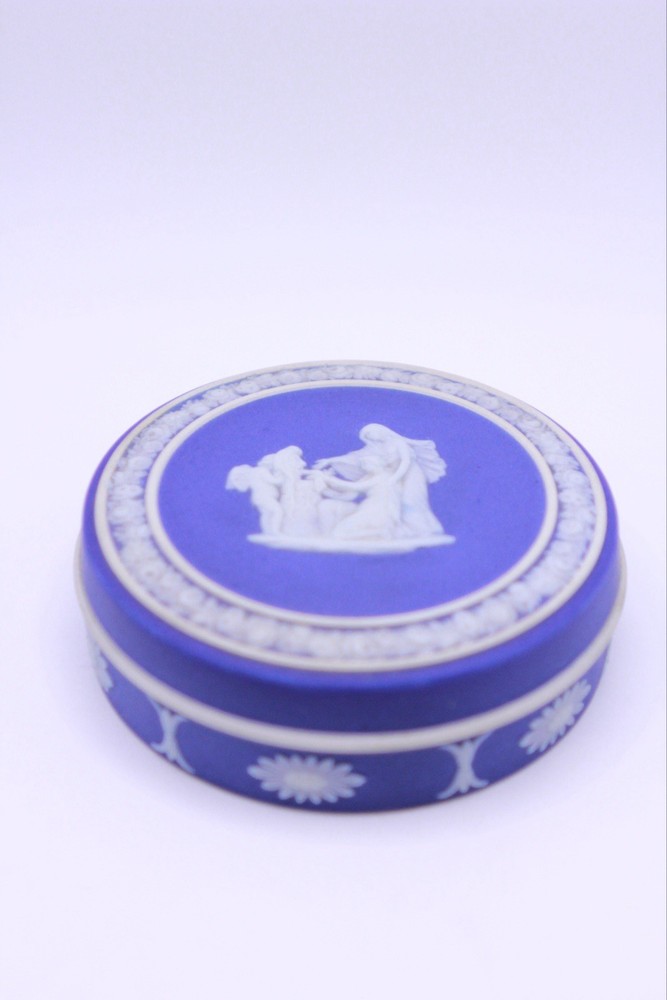 Stunning Antique Wedgwood Cobalt Blue Jasperware Tooth Powder Jar 1 1/4x3 7/8”