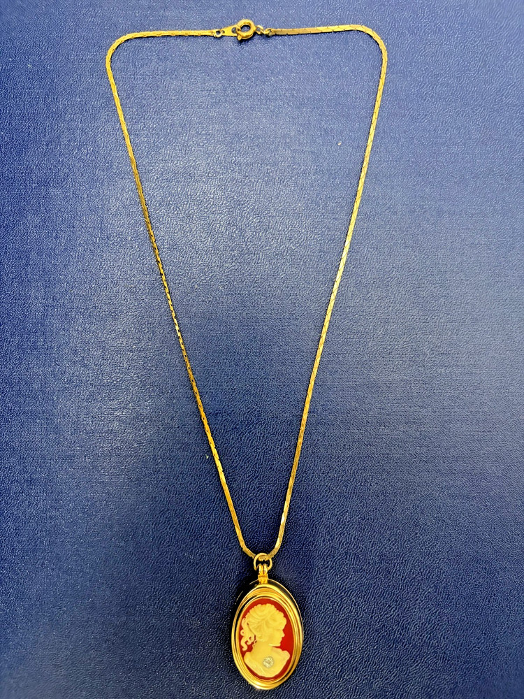 Vintage Victorian Style Cameo Electronic-Quartz Watch Pendant Necklace Gold Tone