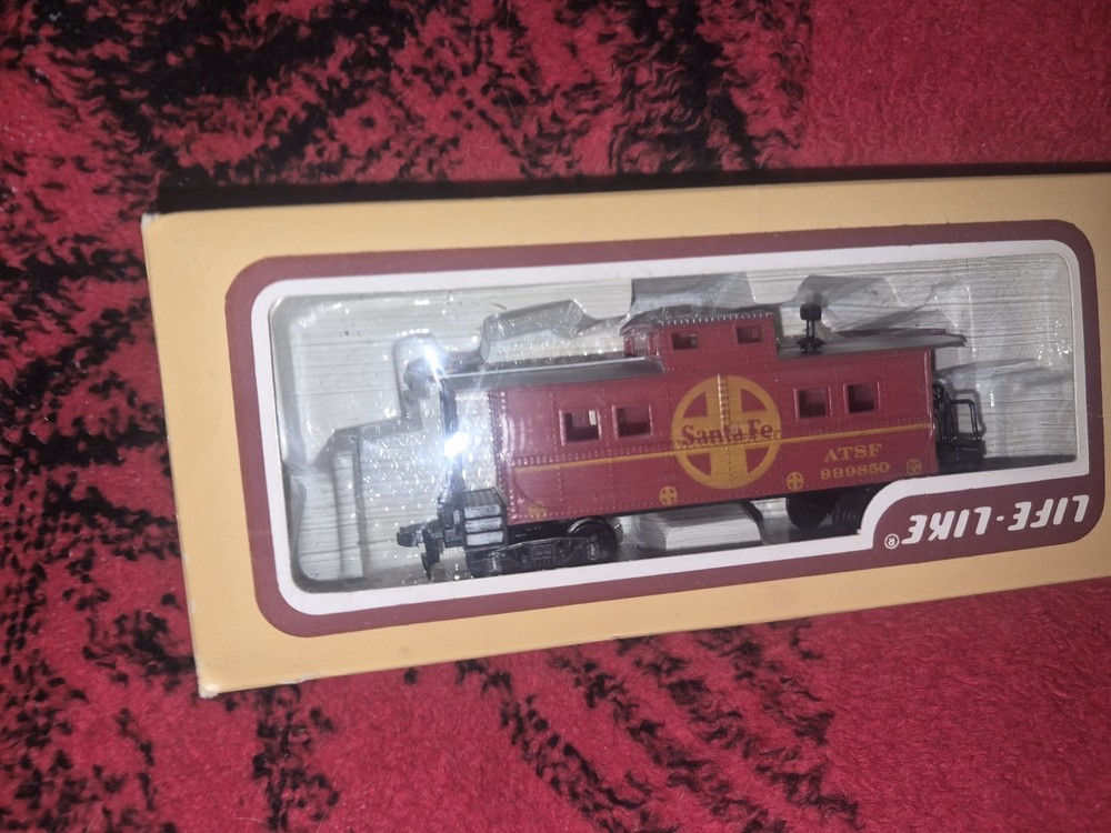 LIFE-LIKE HO Scale Santa Fe ATSF 999850 Red Caboose 8542 Model Railroad Train