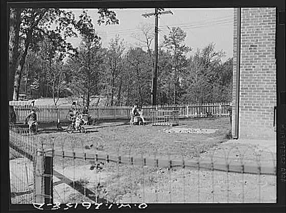 Photo:Washington DC 1930s Day Nursery Preschool Children Playground