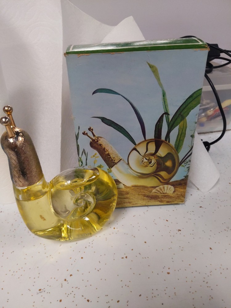 Vintage Avon Bath Treasure Snail 6 Fl. Oz Full Bottle with Box NOS