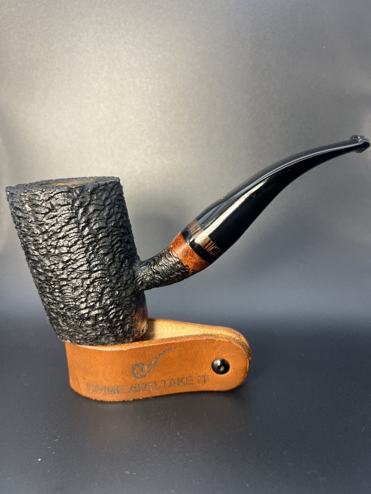 Mastro Grandolpho Oversized Rusticated Chimney Sitter Tobacco Pipe
