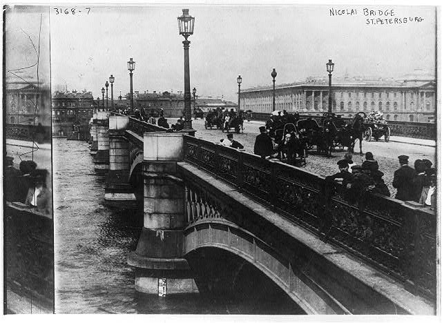 Nicolai Bridge,Saint Petersburg,Russia,1902-1917,horse-drawn carriages?,people