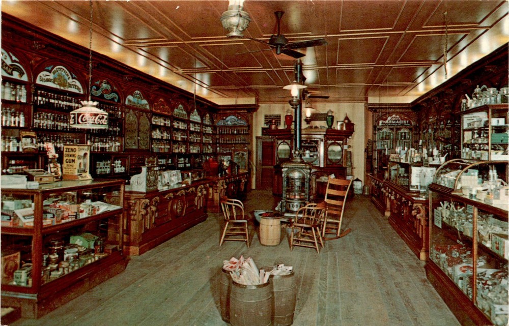 HOOK'S HISTORICAL DRUG STORE AND PHARMACY MUSEUM, INDIANA Postcard