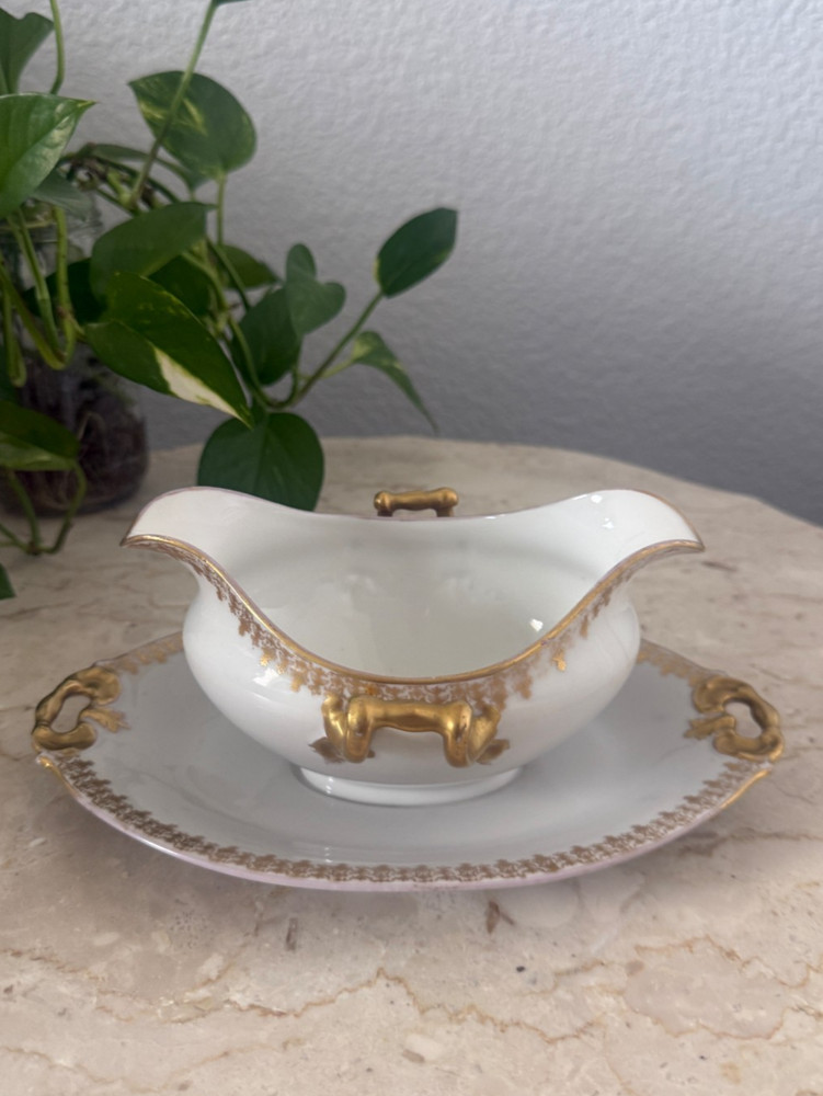 Limoges France Sauce/Gravy Boat w/ Attached Underplate White Gold