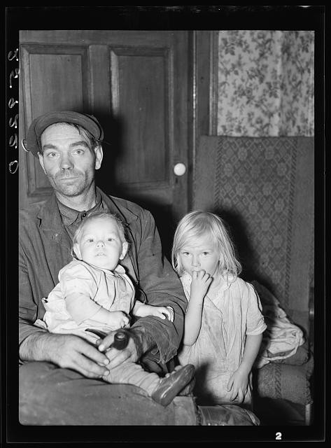 Photo:Albany County New York Ellery Shufelt with Children 1937 Portrait