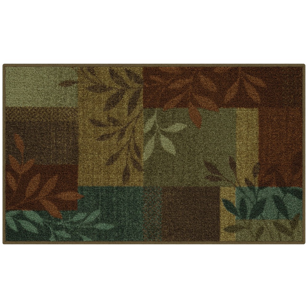 Traditional Leaf Block Multicolor Print Indoor Accent Rug 1'8