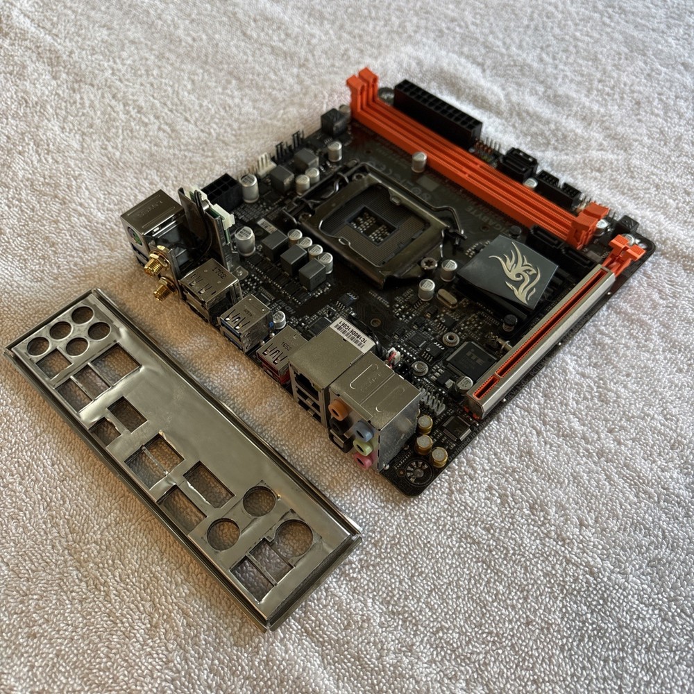 Gigabyte GA-B250N Phoenix-WIFI LGA1151 M.2 DDR4 Mini-ITX Motherboard+ I/O Shield