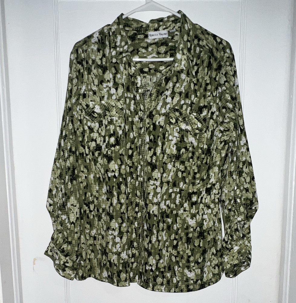 Rebecca Malone Women's XL Green/White Abstract Collared Long Sleeve Button-Up