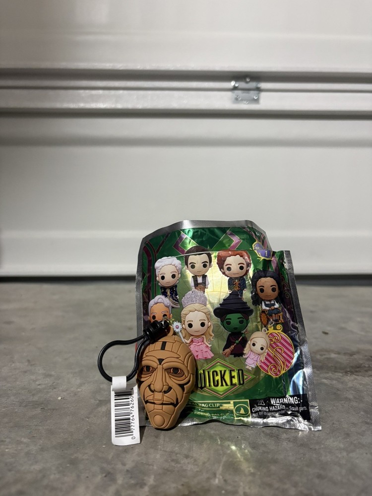 Wicked NEW * Wizard Face Clip - Chase * Blind Bag Key Chain Series 1 Monogram