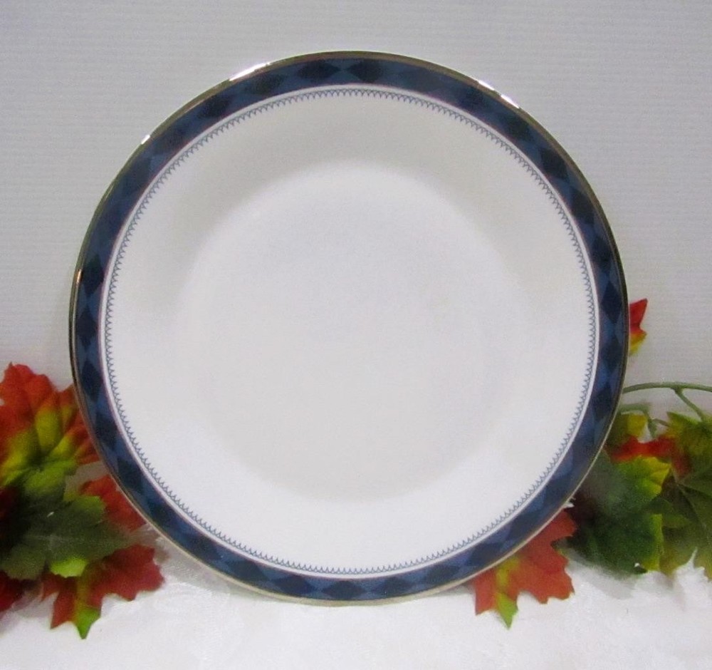 Royal Doulton Fine English Bone China 10