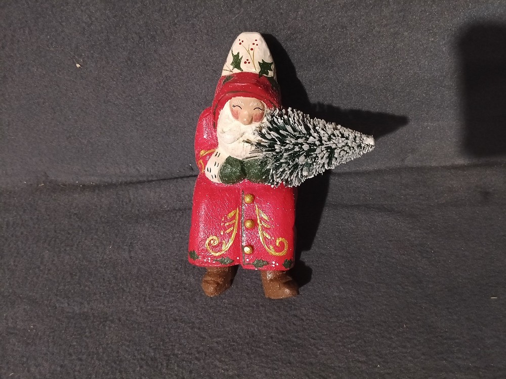 House of Hatten D. CA. LA Santa with Christmas Tree Figurine 2000 Shelf Sitter