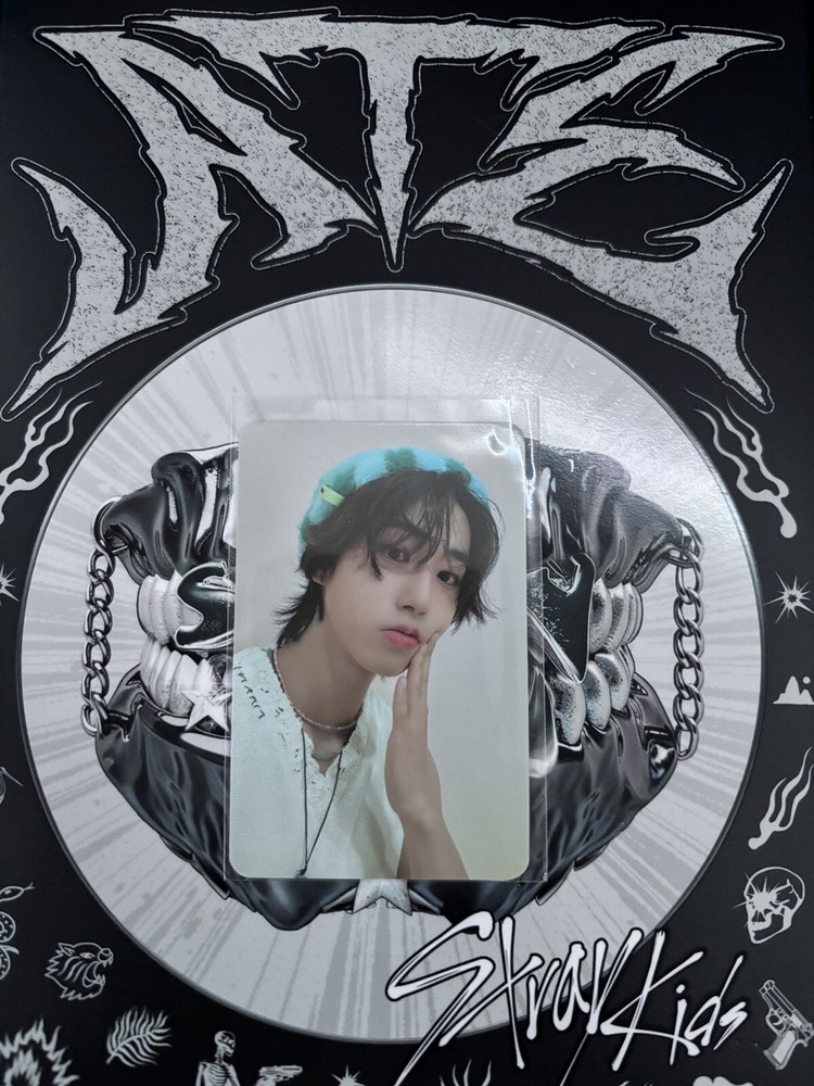 Stray Kids Han Ate Boom Ver. Doubled Sided Photocard offical
