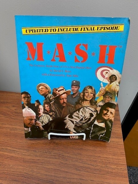 M*A*S*H: The Exclusive Inside Story, By David Reiss, MASH Paperback BOOK