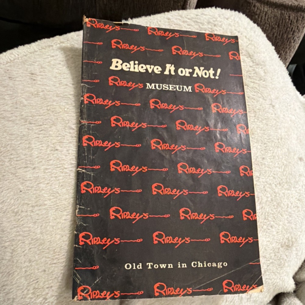 Ripley’s Believe It or Not! Museum Souvenir Booklet Old Town Chicago PB 1969