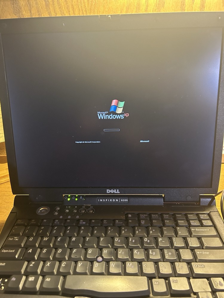 Dell Inspiron 8200 PP01X 15