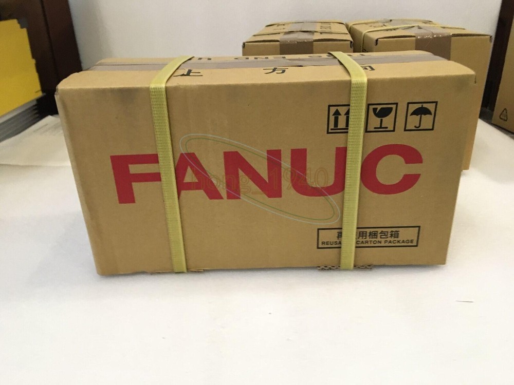 One New Fanuc Servo Motor A06B-0269-B200