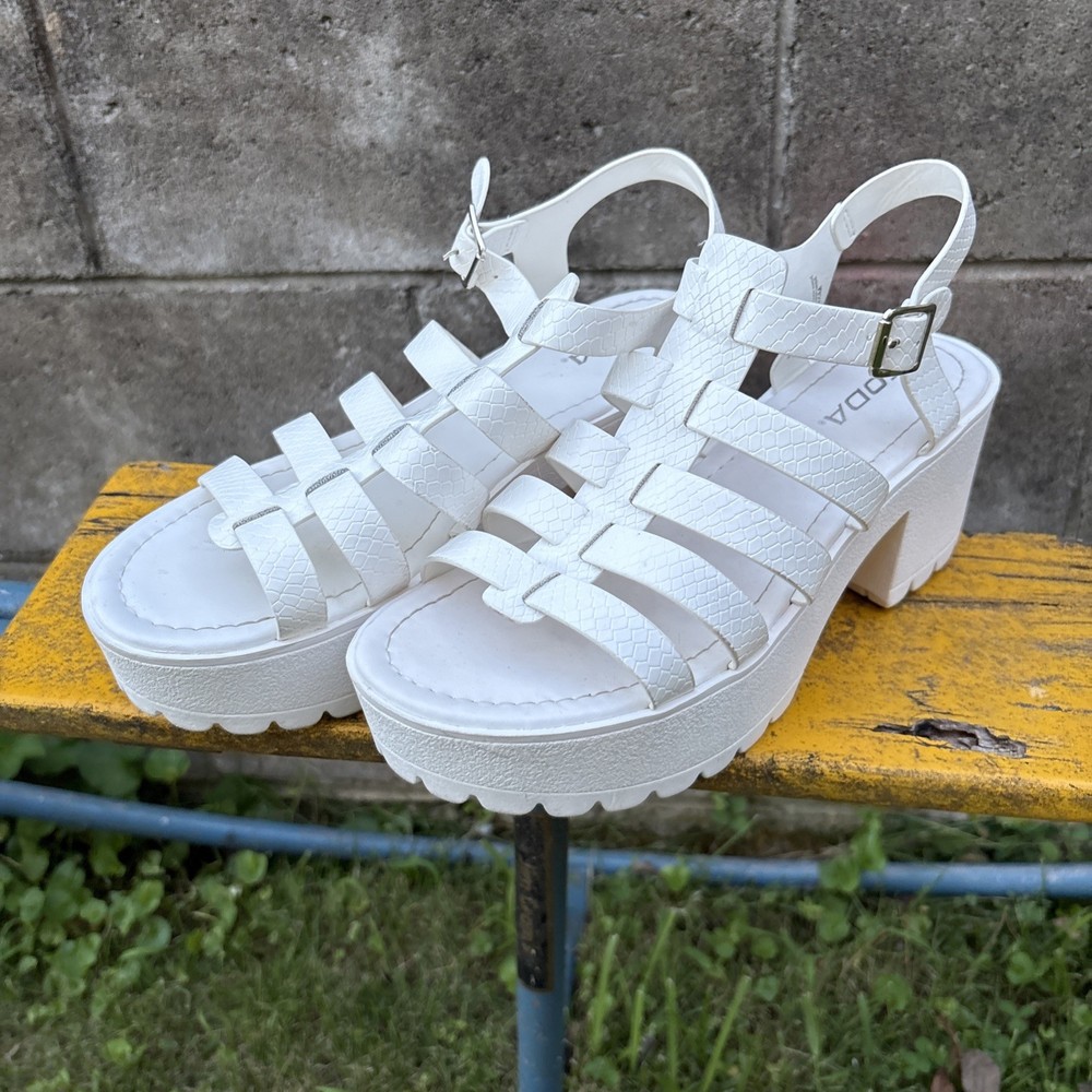 Chunky Y2K Women’s Strappy Platform Sandals Sz. 8.5 White Clueless Cher Inspired