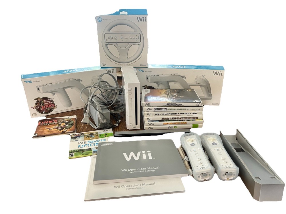Nice Nintendo Wii Video Game Lot, Console/8Games/Controllers/Wires/Accessories