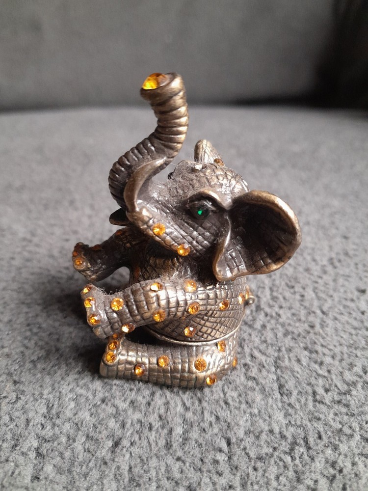 Vintage Bejeweled Baby Elephant Hinged Metal Trinket Ring Jewelry Box