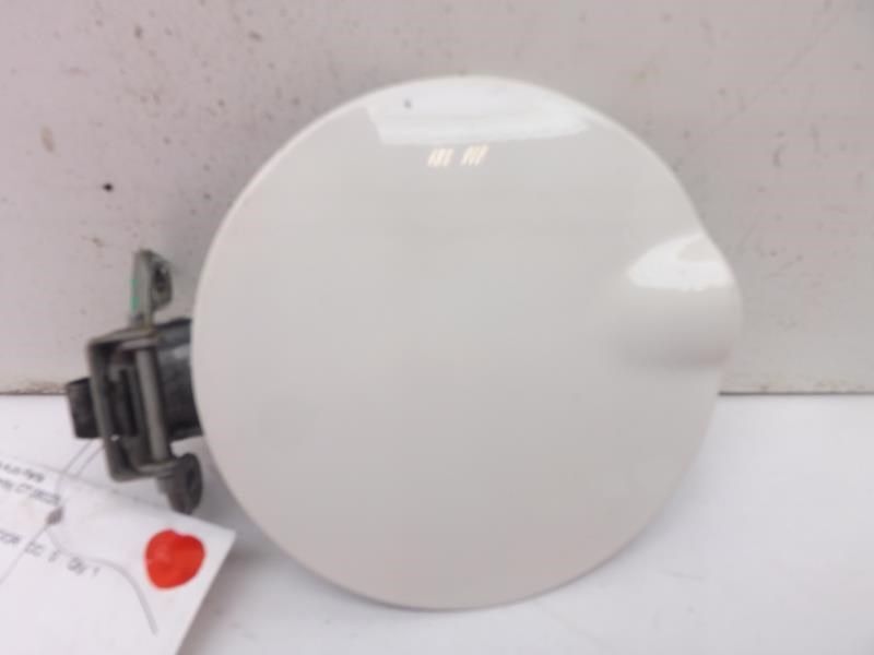 00 CIRRUS FUEL FILLER DOOR 125807