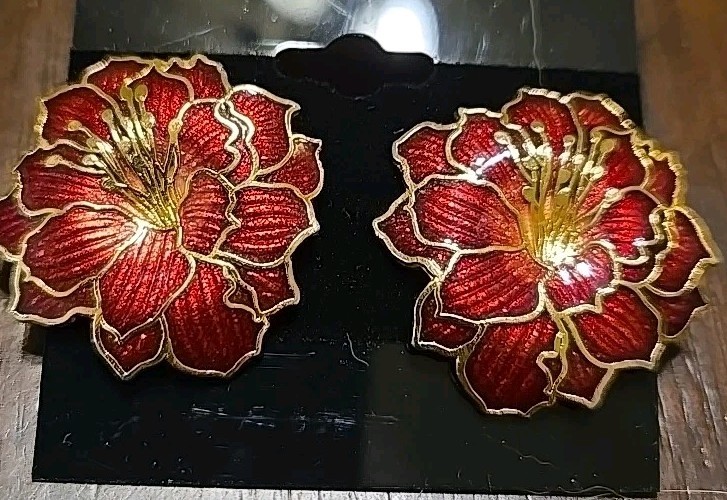 EUC Cloisonne Iris Pierced  Earrings Vintage Colorful Red Enameled Flowers