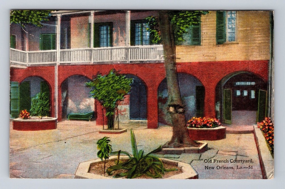 New Orleans LA- Louisiana, Old French Courtyard, Antique, Vintage c1945 Postcard