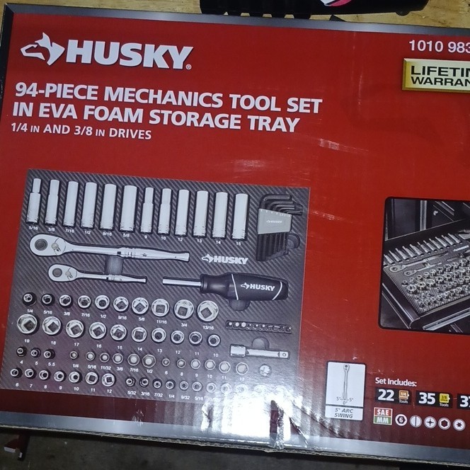Husky 94-Piece Mechanics Tool Set 1/4 & 3/8 Drive SAE/Metric EVA Tray