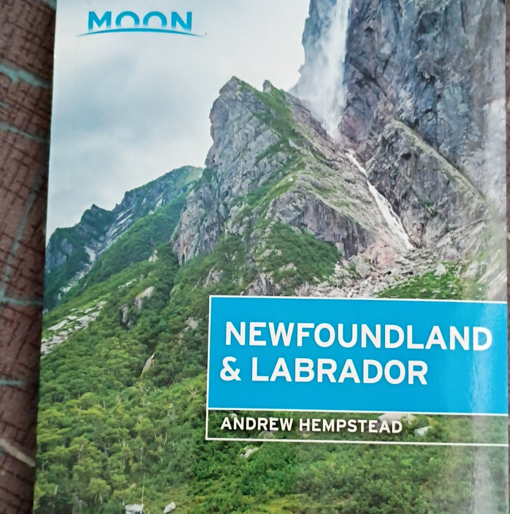 Moon Newfoundland & Labrador Andrew Hempstead Paperback Travel Guide First Ed