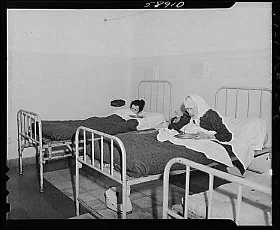 Photo:Hospital Ward Patients in Beds 1900s Interior Surgical Recovery