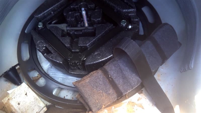 CRUZE     2014 Jack 976445441 NO FOAM TRAY NO SPARE TIRE