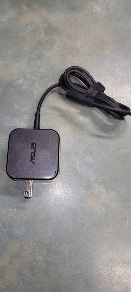 Genuine Asus Laptop Charger 12V 1.5A AD2036321 010LF L26 AC Adapter