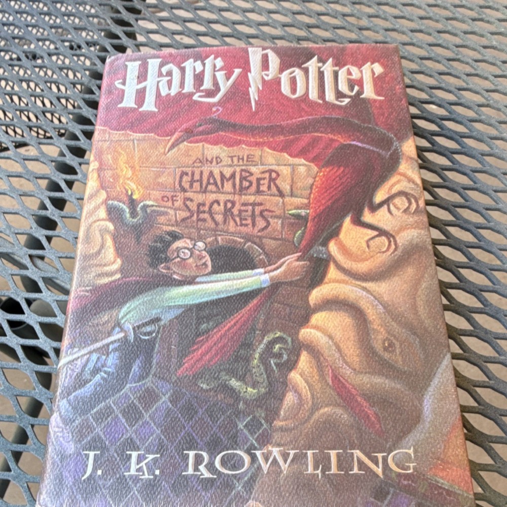 Harry Potter and the Chamber of Secrets First American Ed HC 1999 Illus