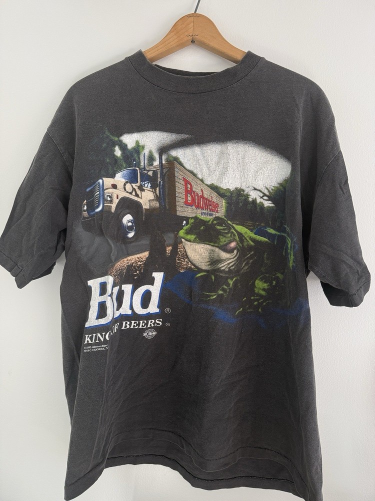 Faded Out Vintage 1995 Budweiser Frogs graphic T-shirt Size XL Changes Tag