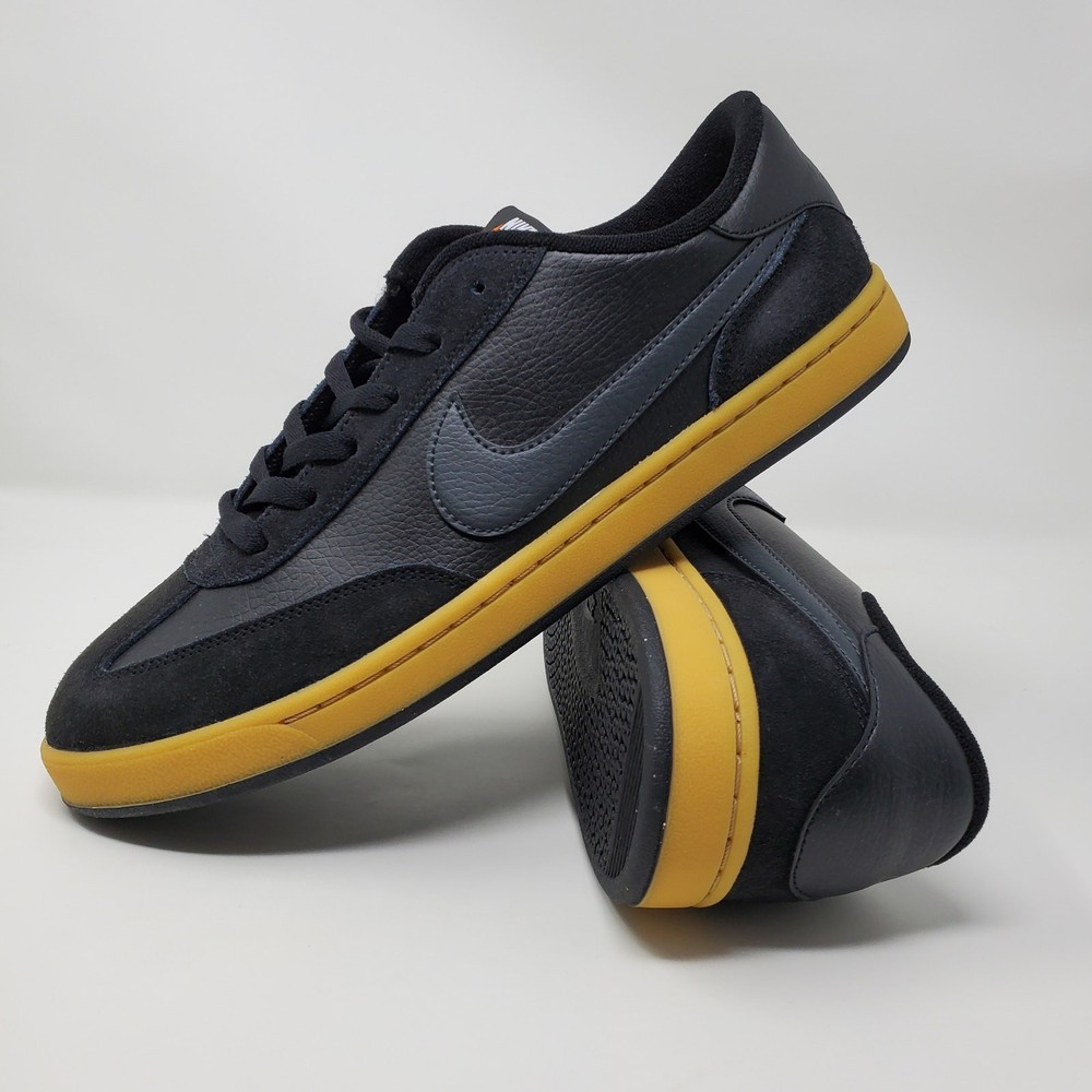 Nike SB FC Classic Black Vivid Orange Anthracite 909096-008 Men's Size 11.5