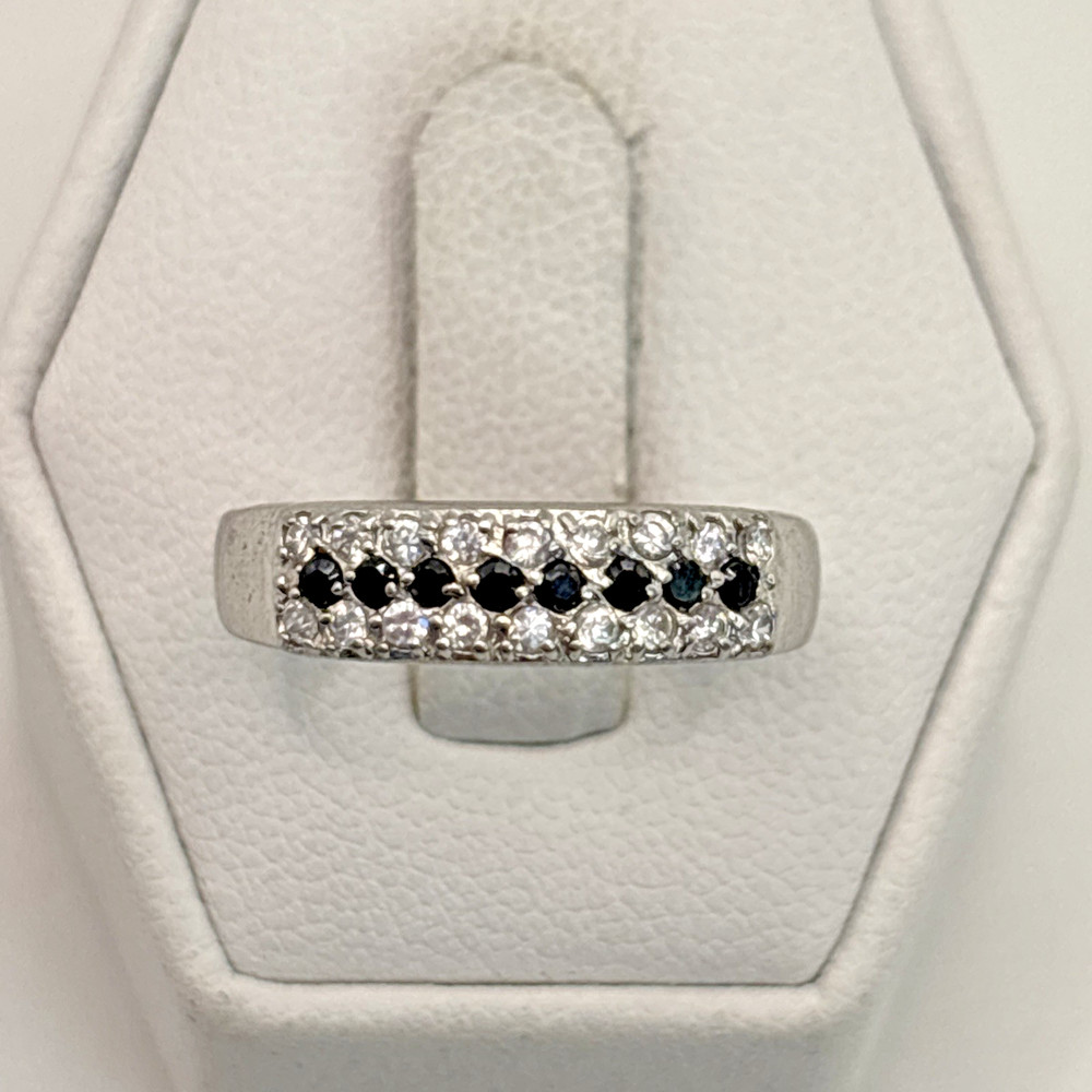 STUNNING .925 Vintage Sterling Silver Estate Ring Size 7 Black stone