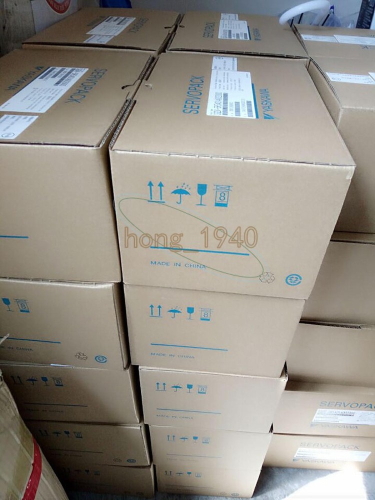 1PC NEW Yaskawa Servo Motor SGM-01B312