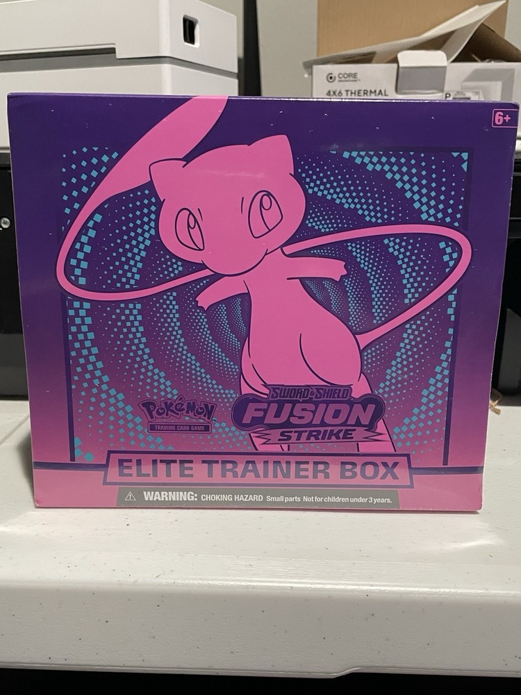 Nintendo Pokémon TCG: Sword & Shield Fusion Strike Elite Trainer Box