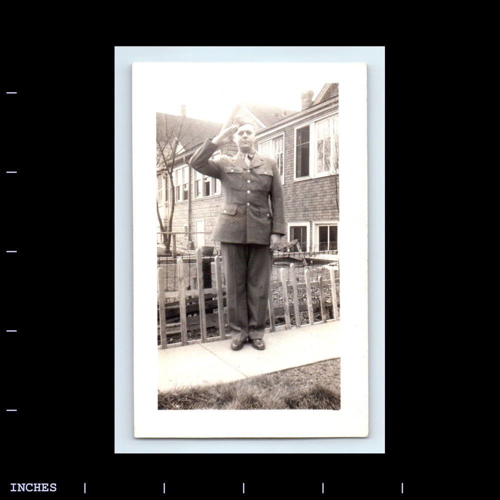 Old Vintage Photo ARMY MAN SOLDIER SALUTING
