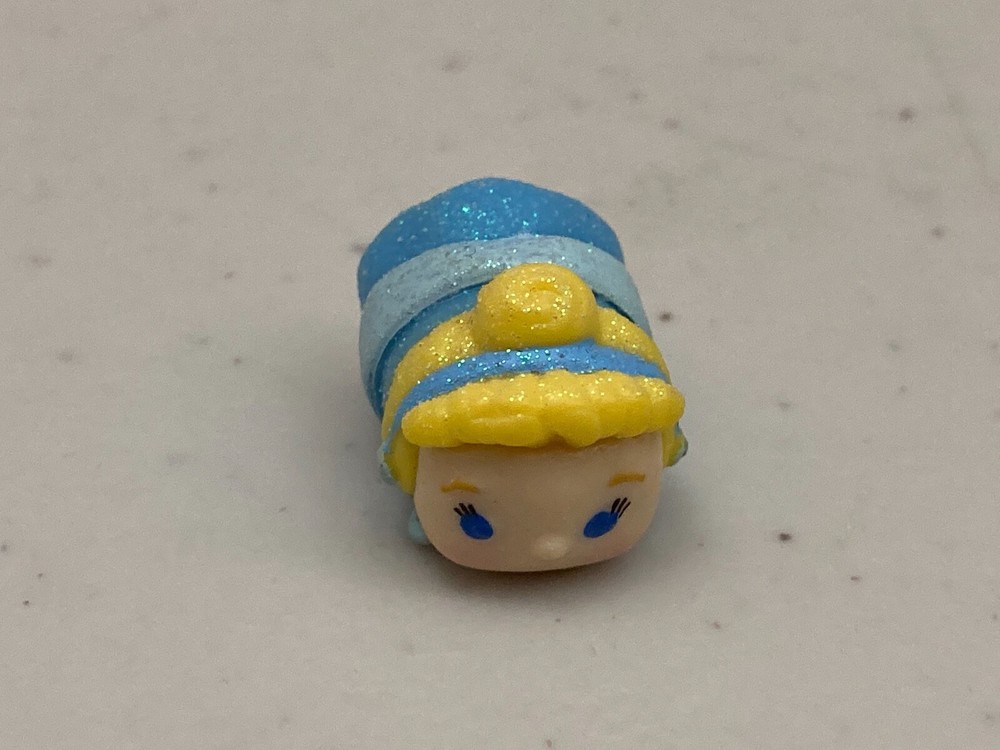 Disney Tsum Tsum Cinderella Glitter Figurine Series 6 Mystery Pack