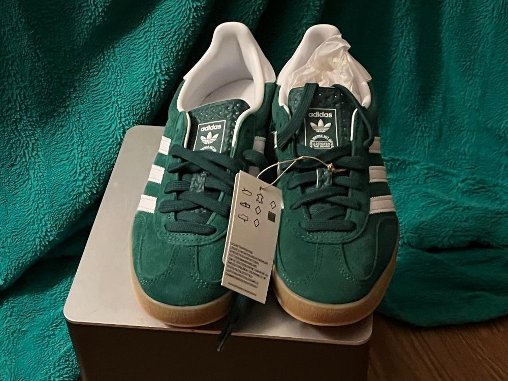adidas gazelle size 5 in the Collegiate Green colorway with a gum sole