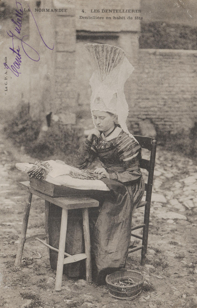 Normandia, France, bobbin lace maker Dentelliére old Postcard 1903