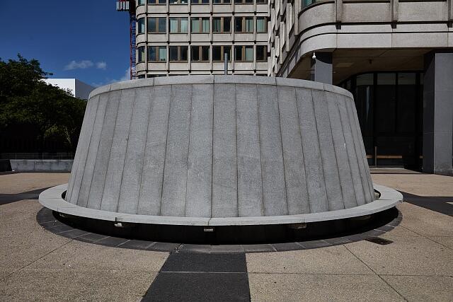 Photo:Boston Massachusetts John F Kennedy Federal Building Plaza 2018 Dome