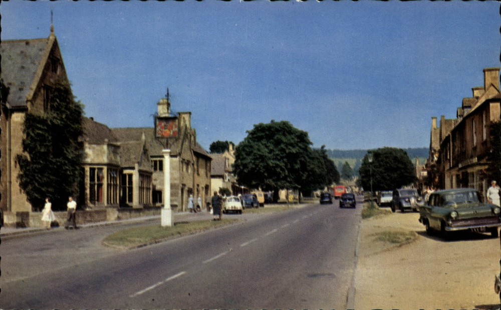 Lygon Arms Broadway Worcestershire England street view ~ vintage postcard