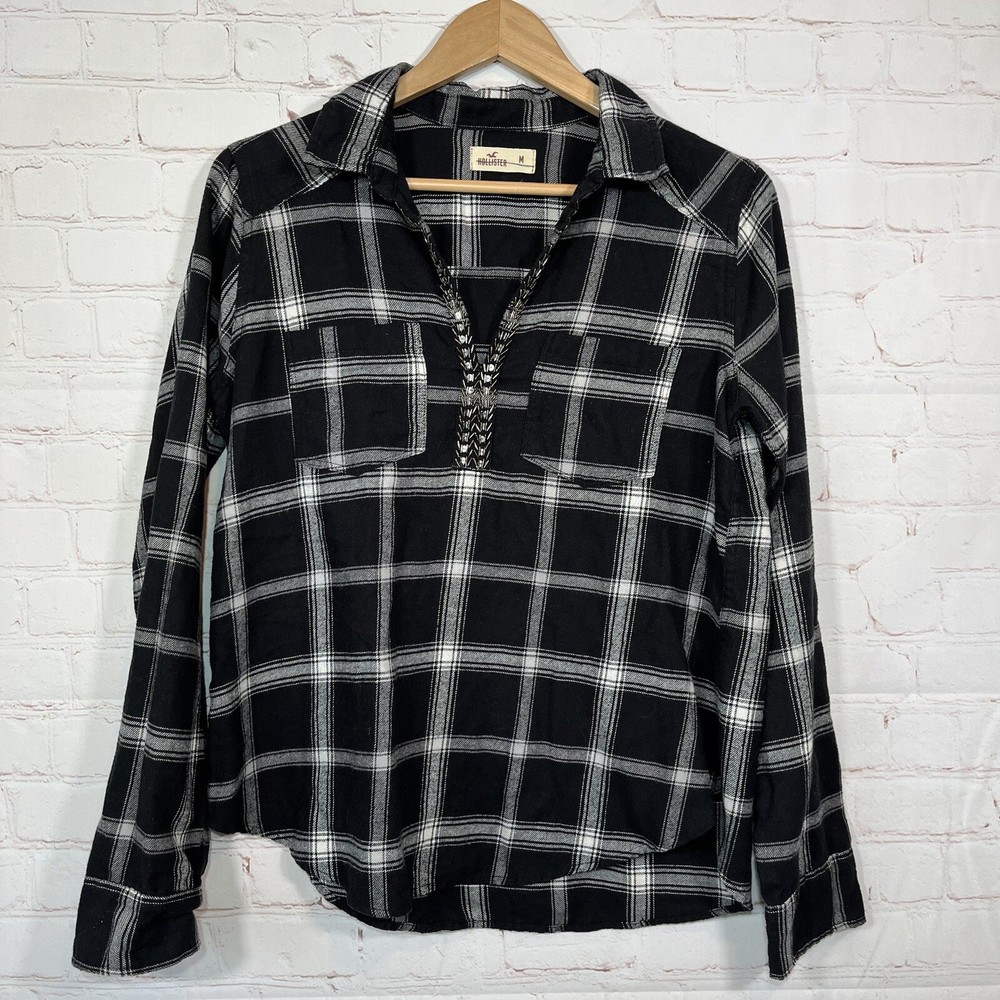 Hollister Blouse Womens Medium Black Plaid V Neck Blouse Pullover Sequins